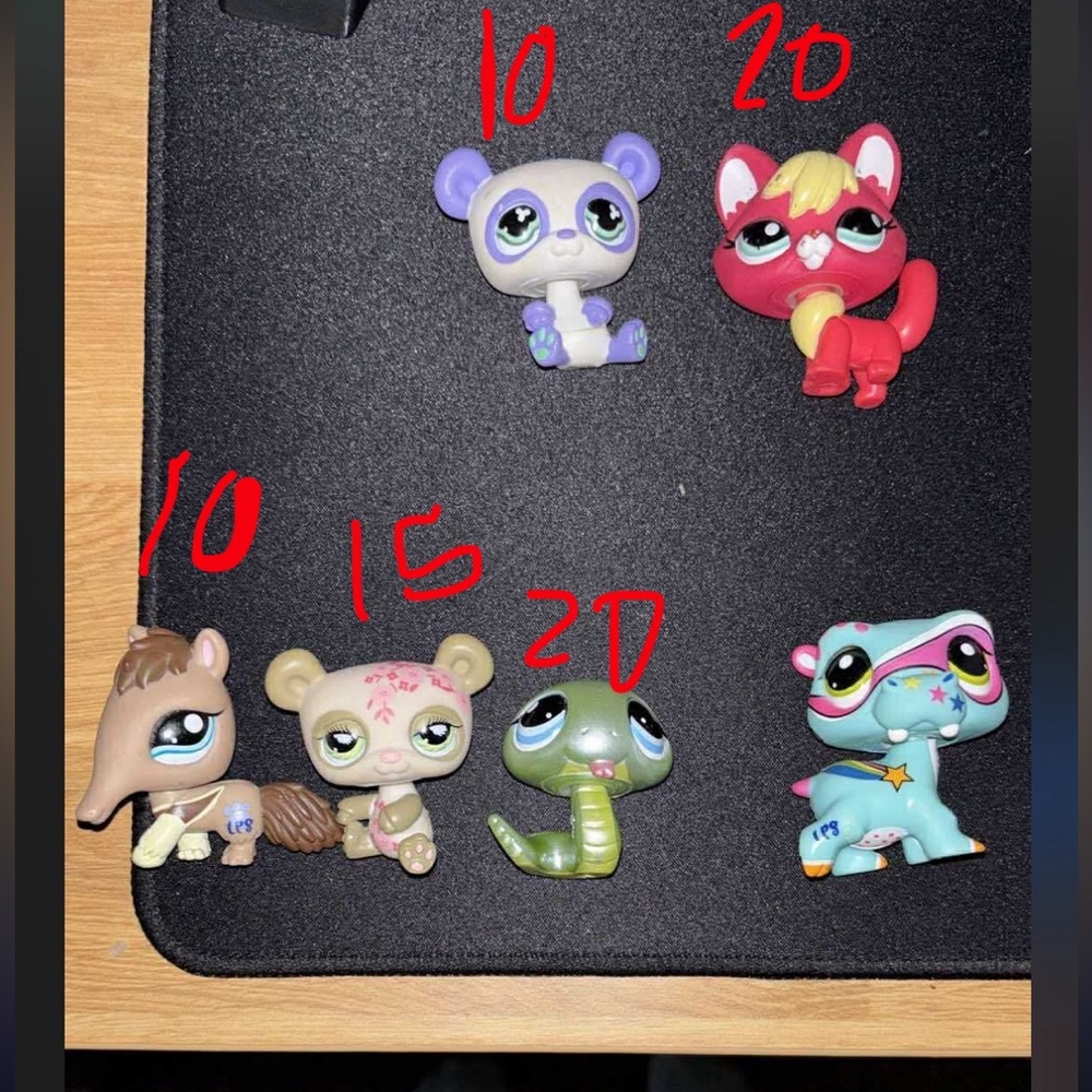 Littlest Pet Shop Colorful Animal Figures Set